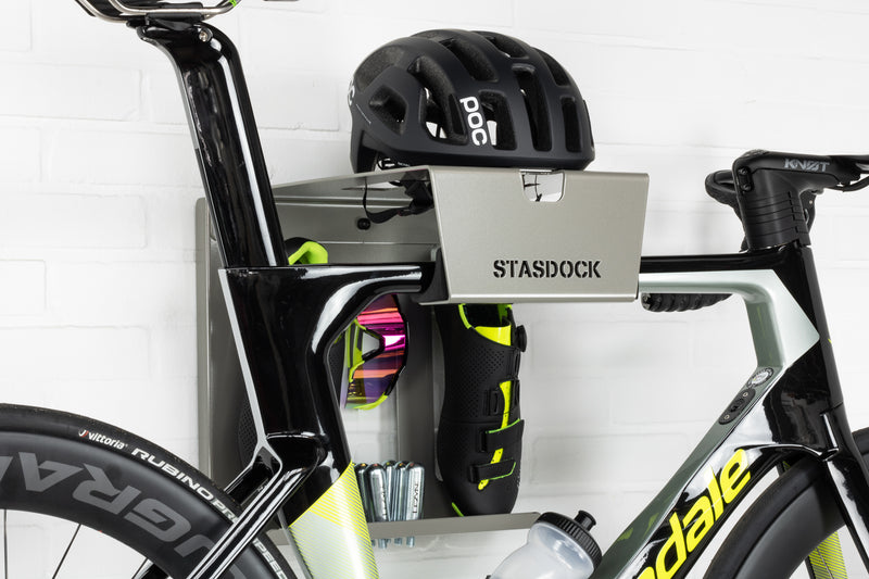 deepsilver stasdock bike wall mount with bicycle accessoires